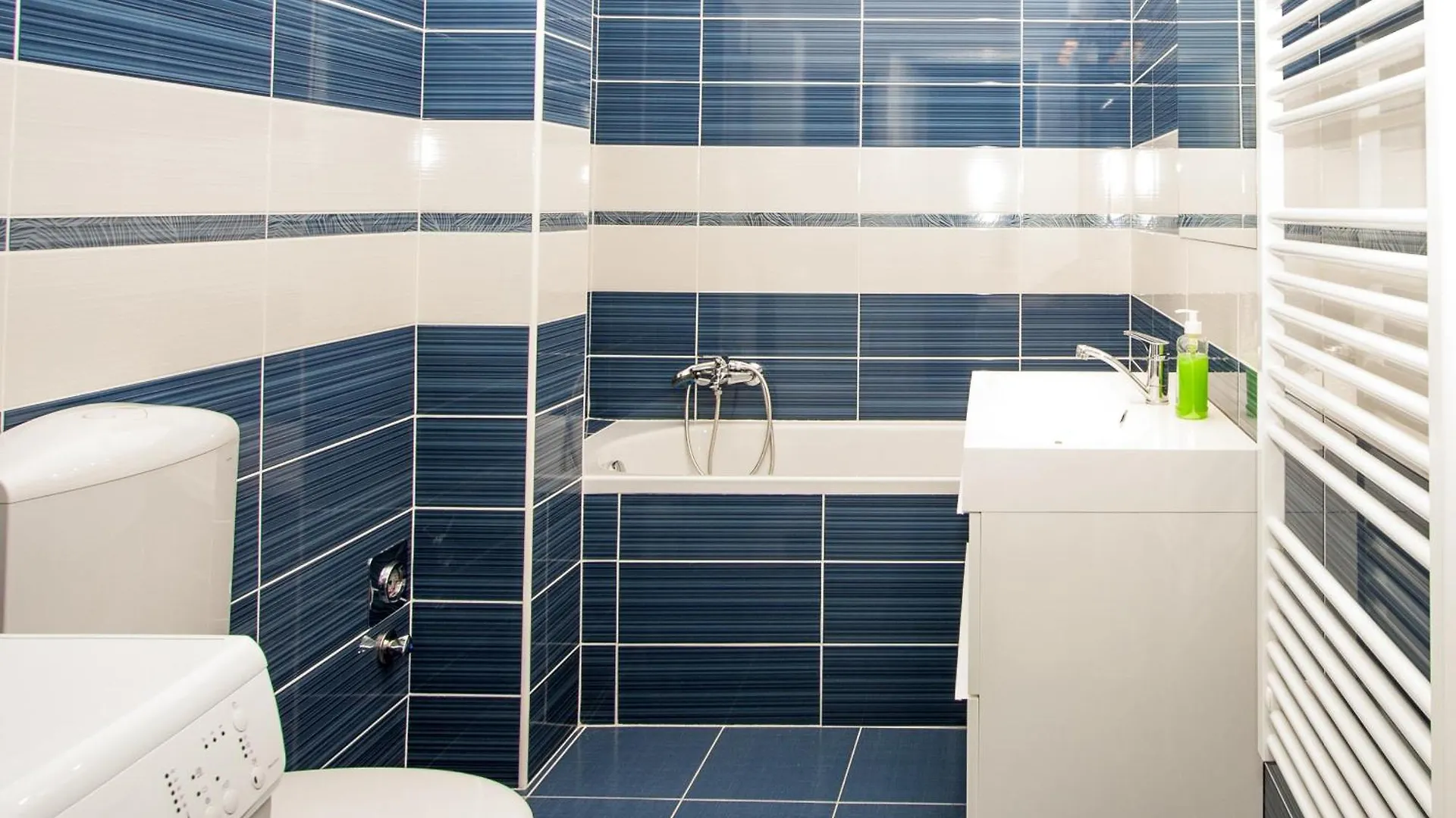 City Centre Apartment With 3 Bathrooms Budapest